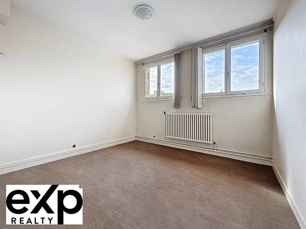 Appartement F4 – 98,16 m² – Dernier étage avec vue dégagée - 4 min -  gare Épone-Mézières (ligne Paris Saint-Lazare)