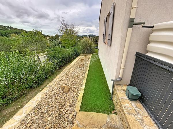 Le Castellet Maison contemporaine récente avec piscine de 5 pièces de 109 m2