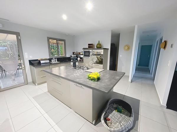 Le Castellet Maison contemporaine récente avec piscine de 5 pièces de 109 m2