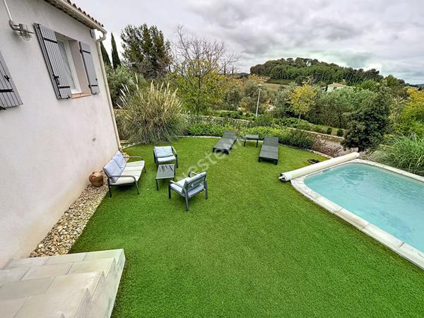 Le Castellet Maison contemporaine récente avec piscine de 5 pièces de 109 m2