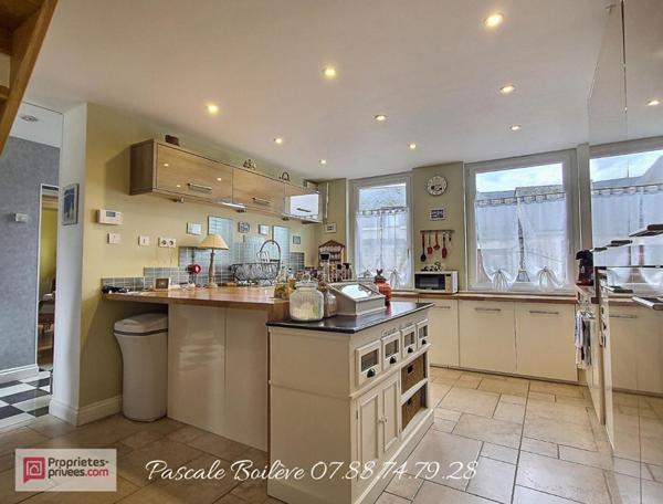 Maison  151 m²  avec  studio indépendant 34 m² - VERNANTES  (49390)