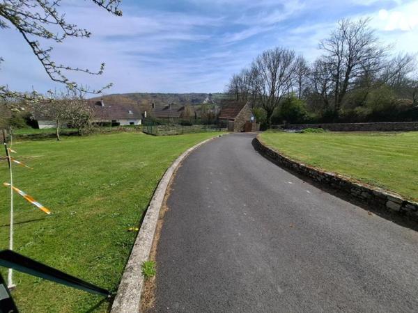 A VENDRE TERRAIN NON VIABILISÉ