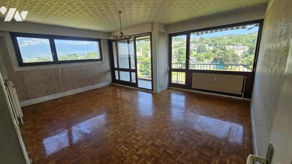 JACOB BELLECOMBETTE, appartement type 3 de 75m2 au dernier étage avec vue panoramique