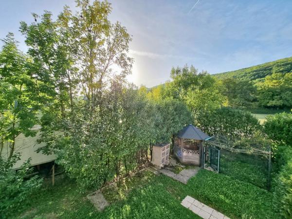 Grilly (01220) MAISON 8 PIECES, 4 CHAMBRES + TERRAIN & ESPACE PROFESSIONNEL – Z.A GRILLY (01220)