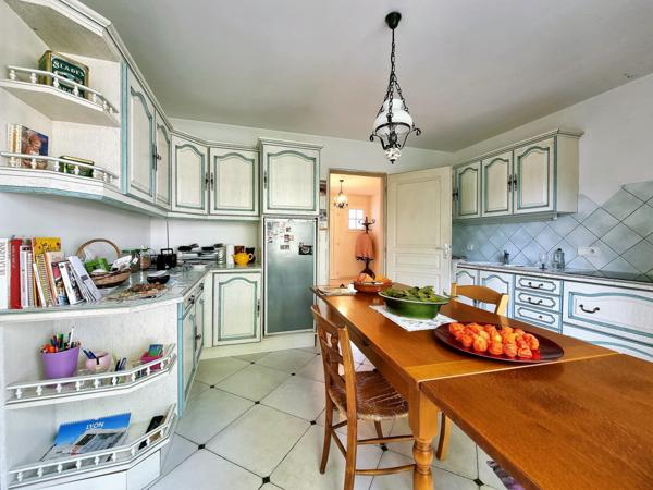 Grilly (01220) MAISON 8 PIECES, 4 CHAMBRES + TERRAIN & ESPACE PROFESSIONNEL – Z.A GRILLY (01220)