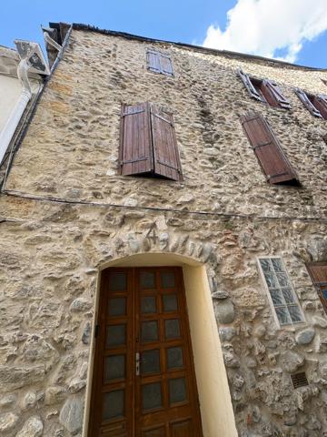 Immeuble de rapport 2 appartement, 2 studio QUILLAN 11500