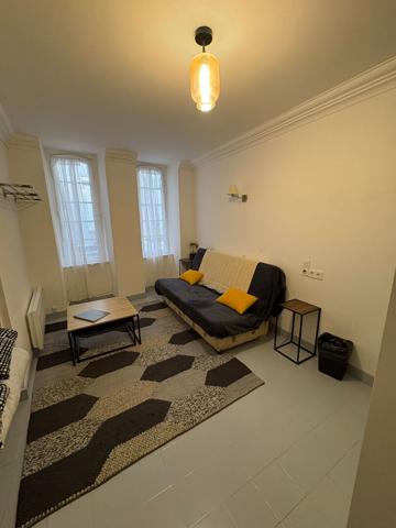 Immeuble de rapport 2 appartement, 2 studio QUILLAN 11500