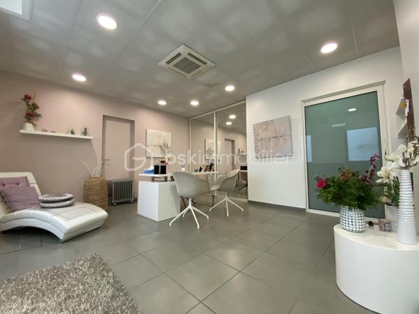 Immeuble de bureaux de 147 m²