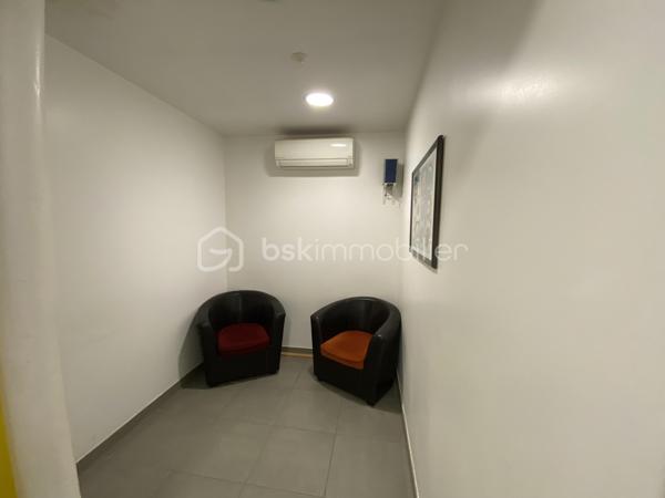 Immeuble de bureaux de 147 m²