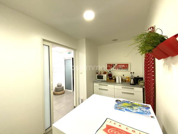 Immeuble de bureaux de 147 m²