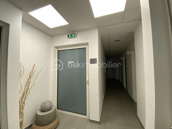 Immeuble de bureaux de 147 m²