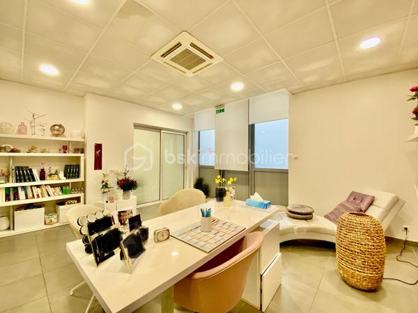 Immeuble de bureaux de 147 m²