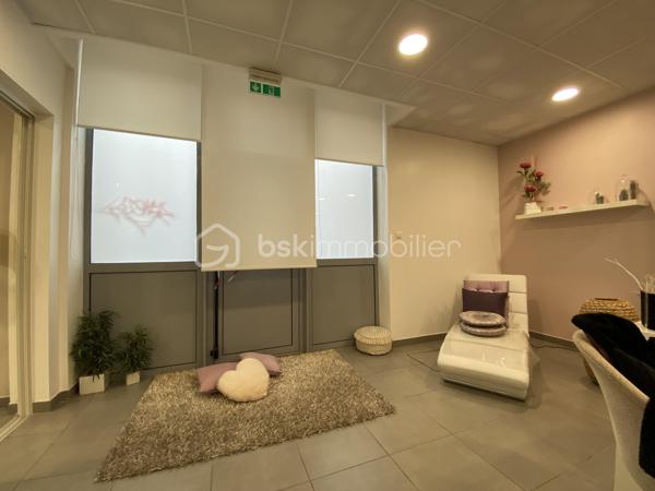 Immeuble de bureaux de 147 m²