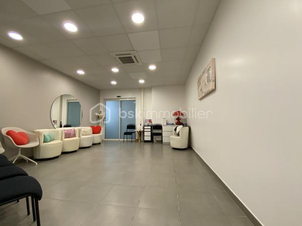 Immeuble de bureaux de 147 m²