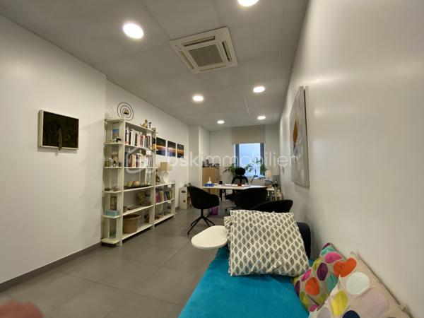 Immeuble de bureaux de 147 m²