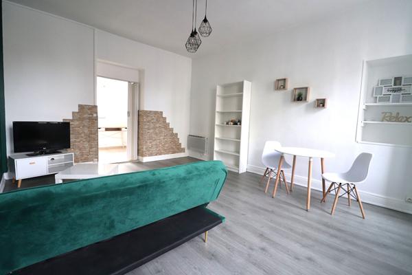 Appartement 1 chambre, avec terrasse, Nevers, proche centre-ville, proche ISAT, 2 heures de Paris