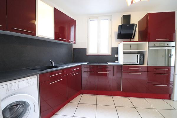 Appartement 1 chambre, avec terrasse, Nevers, proche centre-ville, proche ISAT, 2 heures de Paris