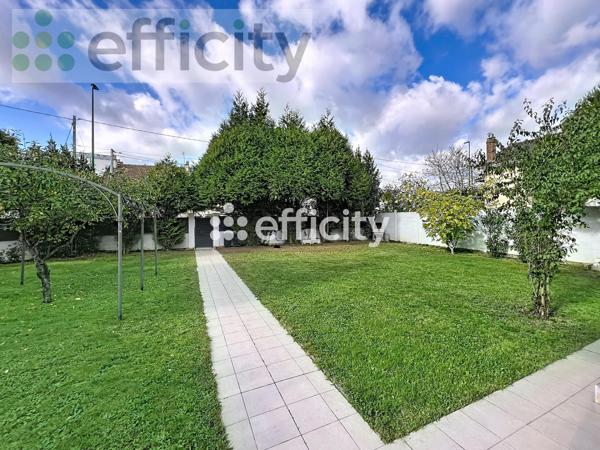Maison
         6 pièces
        - 143 m² Exclusivité 490 000 € *