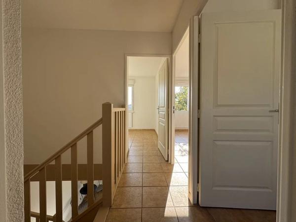 Maison 3 chambres, jardin et garage