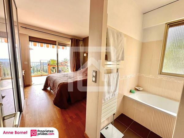 Appartement 4 pièces 93 m2 avec terrasse vue panoramique mer, garage, parking privatif et cave