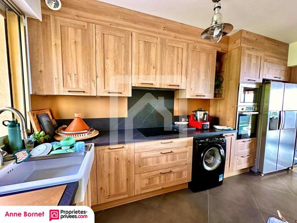 Appartement 4 pièces 93 m2 avec terrasse vue panoramique mer, garage, parking privatif et cave