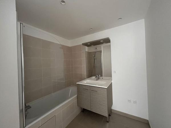 Appartement 2 pièces T2 F2 58.4 m² à Noisy Le Grand 11 RUE DES HAUTS ROSEAUX 93160 à louer