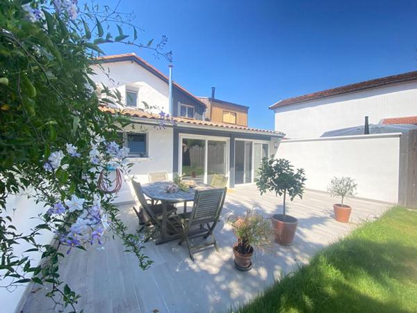 Maison rénovée 4 chambres et beau jardin