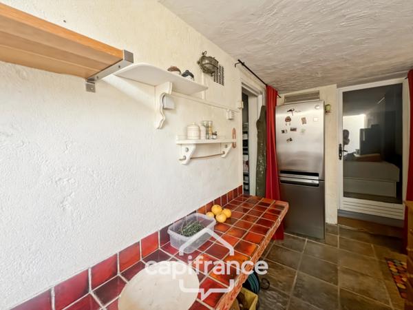 Maison à vendre 6 pièces LE LAVANDOU (83), 4 chambres, vue dégagée et de nombreuses terrasses.