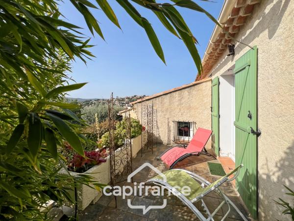 Maison à vendre 6 pièces LE LAVANDOU (83), 4 chambres, vue dégagée et de nombreuses terrasses.