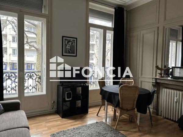 Location Studio 30.1 m² - 86 BVD. DE LA LIBERTE Lille 59800