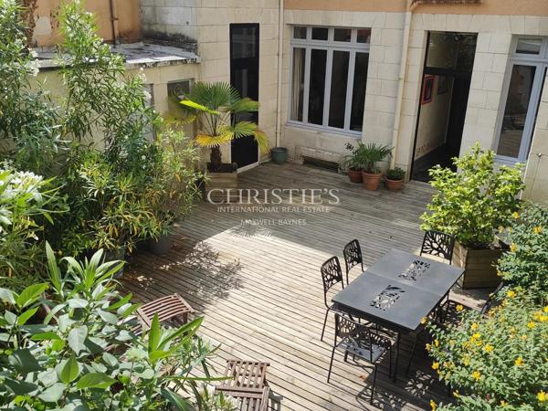 LA ROCHELLE HYPER-CENTRE – Maison bourgeoise avec 5 chambres à deux pas du Vieux-Port et des commerces