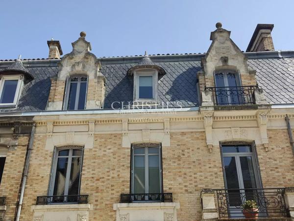 LA ROCHELLE HYPER-CENTRE – Maison bourgeoise avec 5 chambres à deux pas du Vieux-Port et des commerces