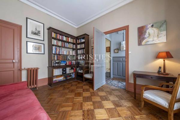 LA ROCHELLE HYPER-CENTRE – Maison bourgeoise avec 5 chambres à deux pas du Vieux-Port et des commerces