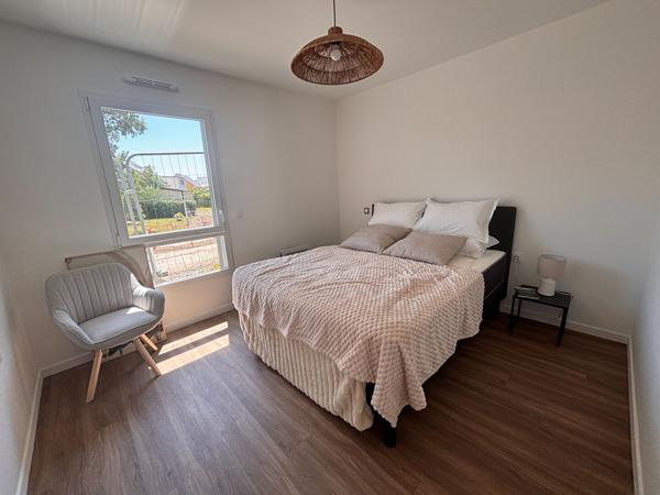 A LOUER - Maison meublée 1 chambre plein pied - Village senior Saint Méen le Grand