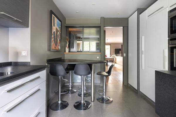 Appartement familial avec terrasse arborée
