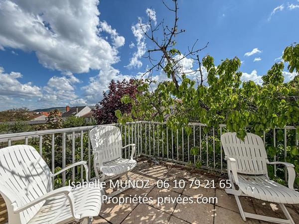 Maison Beaumont 4 pièce(s) 94 m2 avec dépendances et jardin