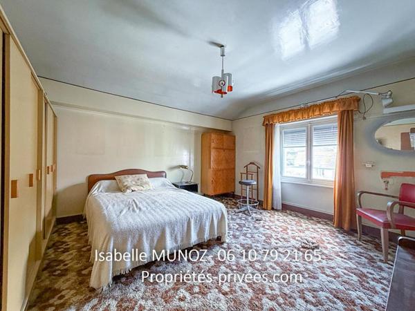 Maison Beaumont 4 pièce(s) 94 m2 avec dépendances et jardin