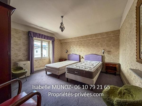 Maison Beaumont 4 pièce(s) 94 m2 avec dépendances et jardin