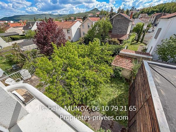 Maison Beaumont 4 pièce(s) 94 m2 avec dépendances et jardin