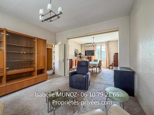 Maison Beaumont 4 pièce(s) 94 m2 avec dépendances et jardin
