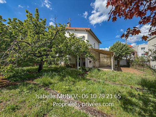 Maison Beaumont 4 pièce(s) 94 m2 avec dépendances et jardin