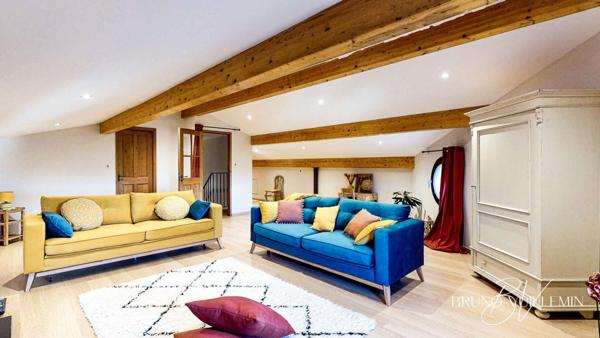 DEMEURE DE CHARME - ANCIENNE CAVE VITICOLE, RENOVATION COMPLETE