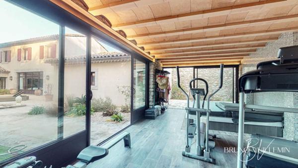 DEMEURE DE CHARME - ANCIENNE CAVE VITICOLE, RENOVATION COMPLETE