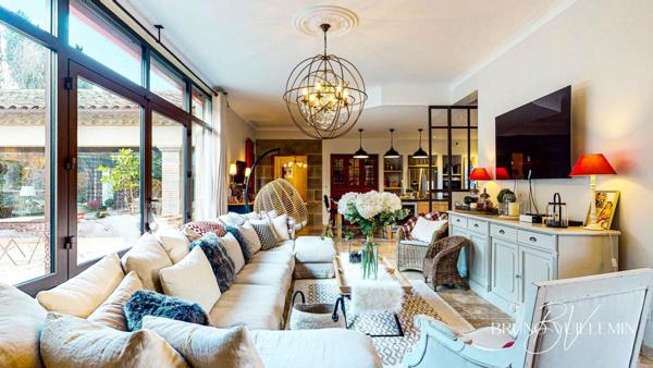 DEMEURE DE CHARME - ANCIENNE CAVE VITICOLE, RENOVATION COMPLETE