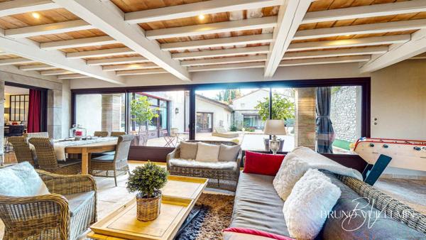 DEMEURE DE CHARME - ANCIENNE CAVE VITICOLE, RENOVATION COMPLETE