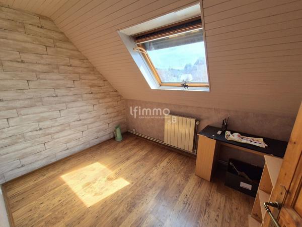 Maison de 121.82 m2 habitables à Niederbronn-les-bains.