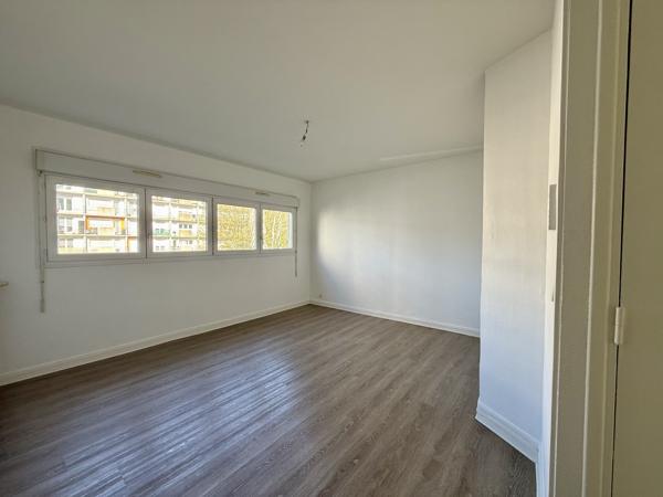 Appartement T2 de 43 m² avec balcon - Chauffage collectif inclus