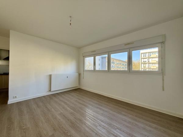 Appartement T2 de 43 m² avec balcon - Chauffage collectif inclus