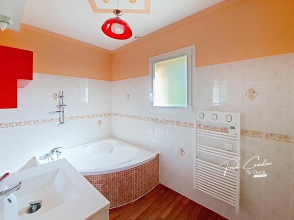 Maison familiale proche du bourg dynamique de Ploumilliau et des plages