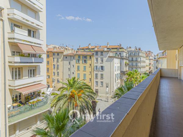 Sur le port de Toulon